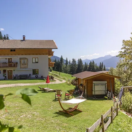 Bio-bergbauernhof Weger Lägenhet *